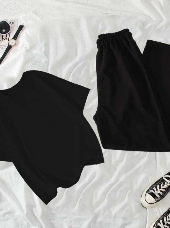 ブラック/Tシャツ+ブラック/パンツ